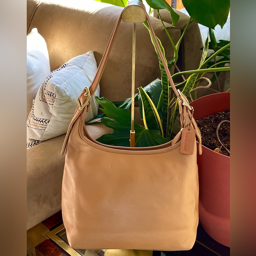 SOLD Rare Coach 9058 Shoulder Bag